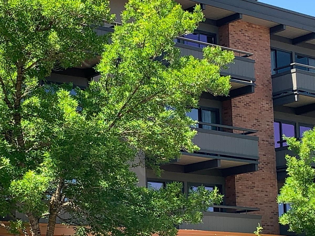 Aspen Square Condominium Hotel Экстерьер фото