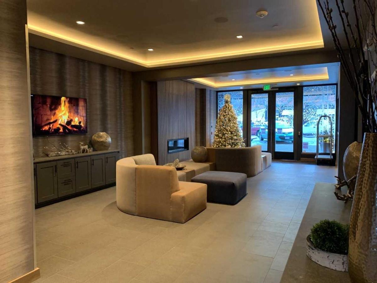 Aspen Square Condominium Hotel Экстерьер фото