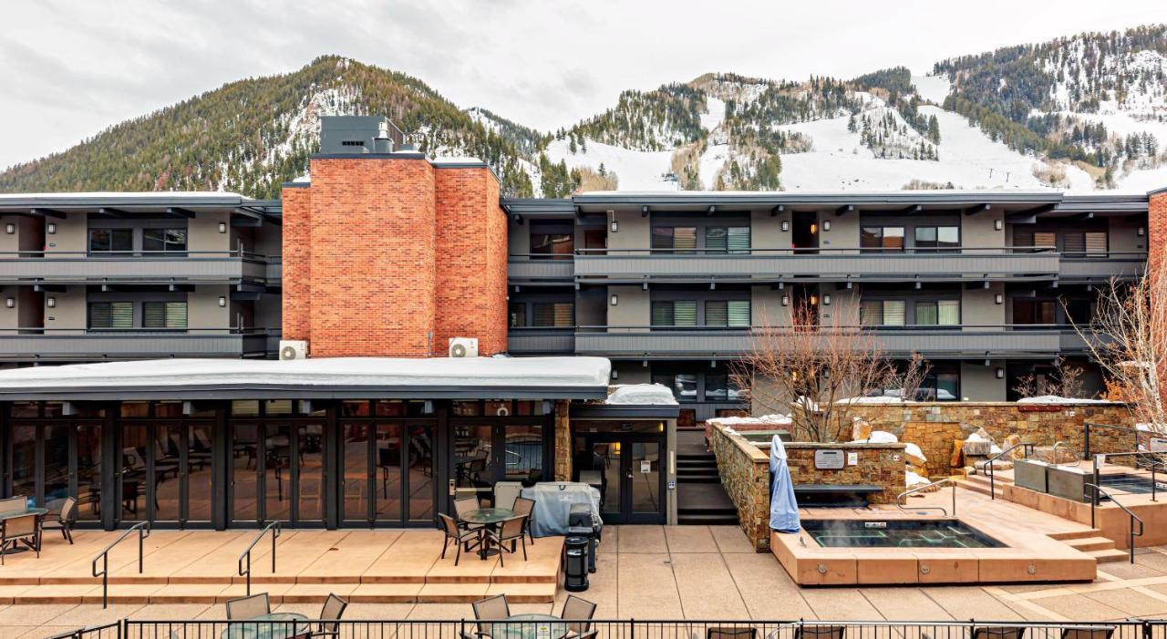 Aspen Square Condominium Hotel Экстерьер фото