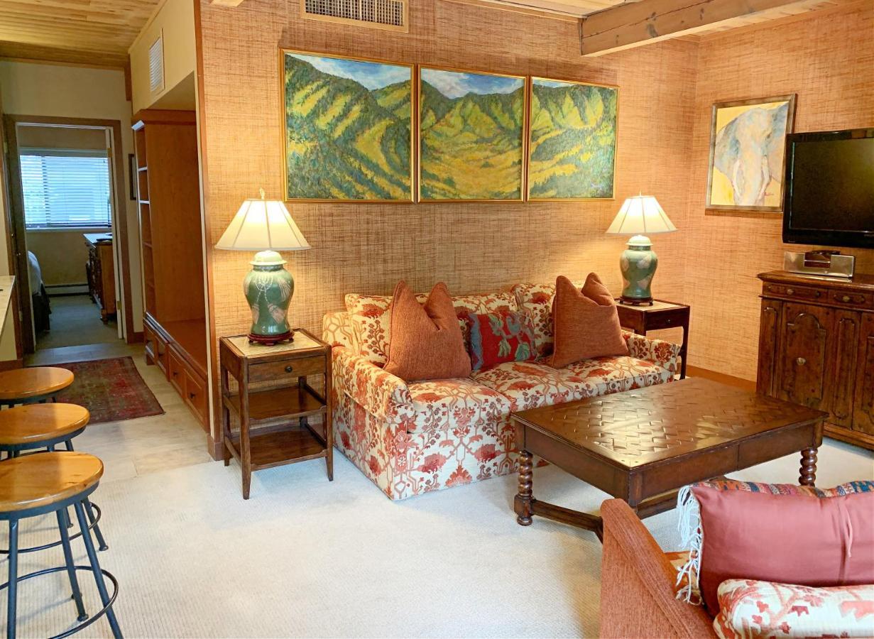 Aspen Square Condominium Hotel Экстерьер фото