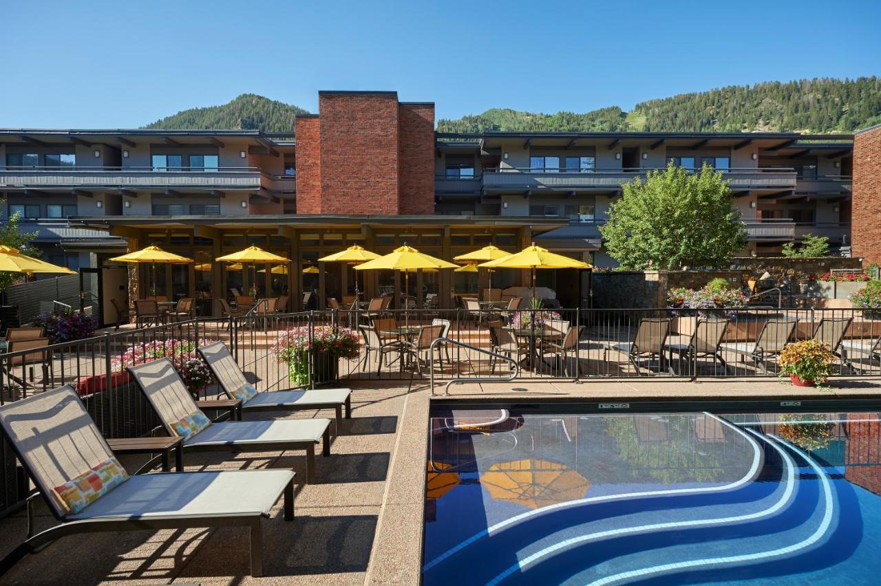 Aspen Square Condominium Hotel Экстерьер фото