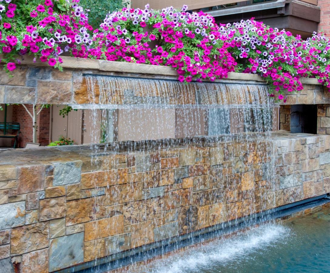Aspen Square Condominium Hotel Экстерьер фото